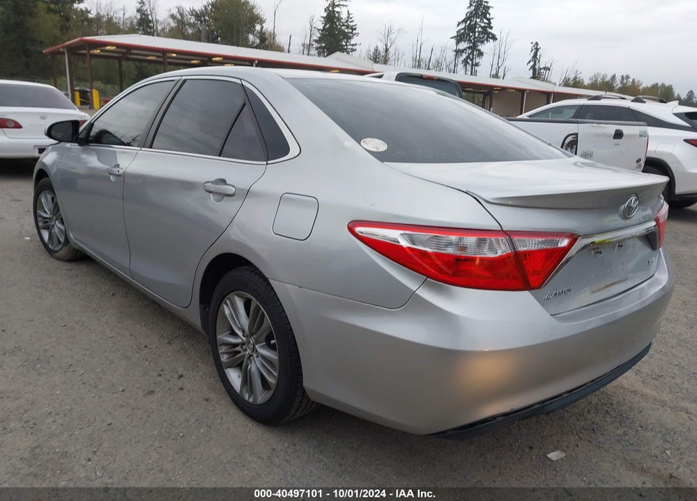 2015 TOYOTA CAMRY SE VIN: 4T1BF1FK5FU081855