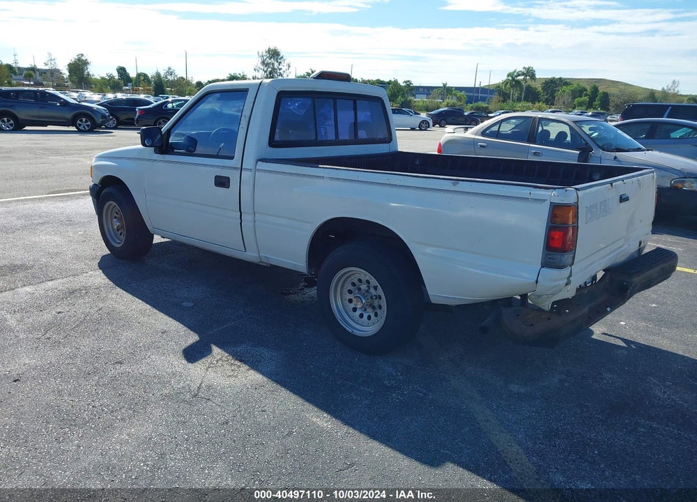 1995 ISUZU CONVENTIONAL SHORT BED VIN: JAACL11L0S7205385