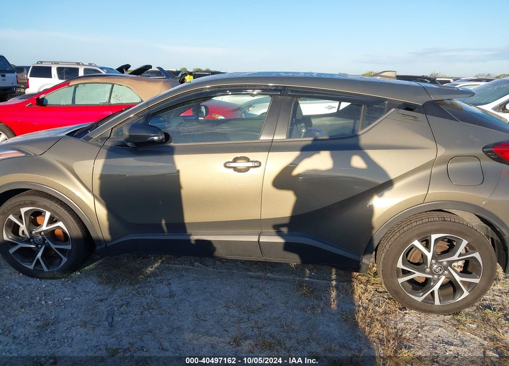 2021 TOYOTA C-HR XLE VIN: NMTKHMBX4MR120355