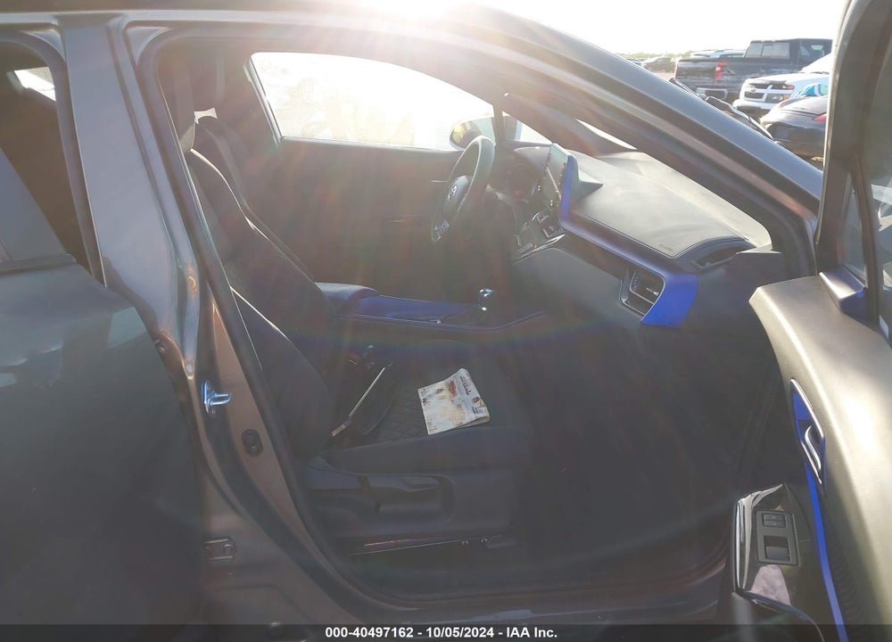 2021 TOYOTA C-HR XLE VIN: NMTKHMBX4MR120355