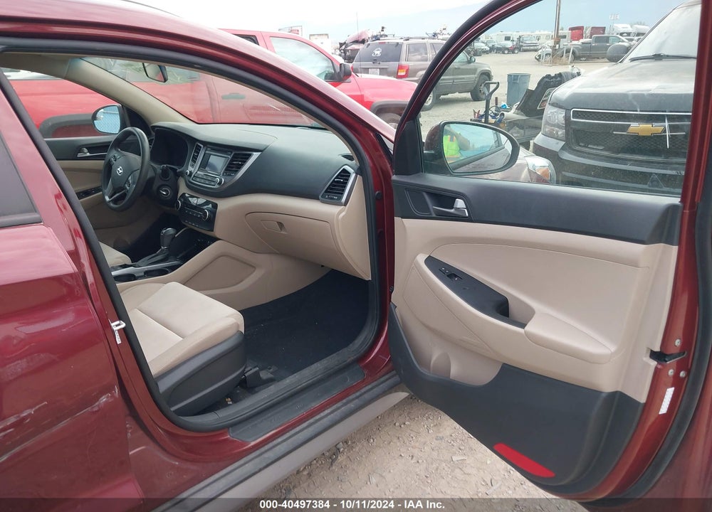 2017 HYUNDAI TUCSON SE VIN: KM8J3CA46HU472282
