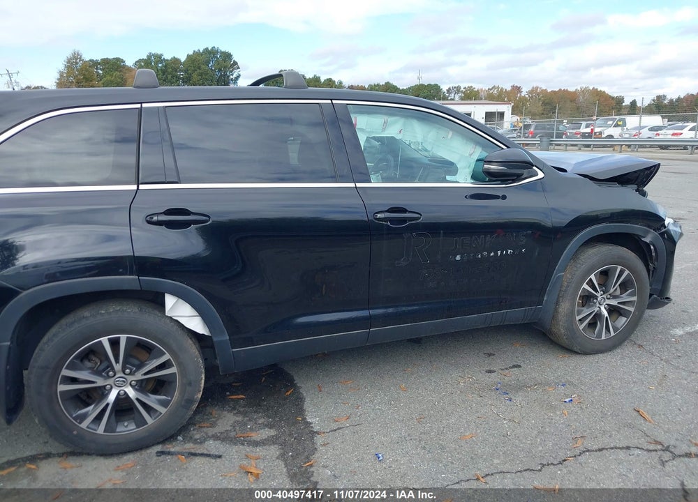 2019 TOYOTA HIGHLANDER LE VIN: 5TDBZRFH6KS956907