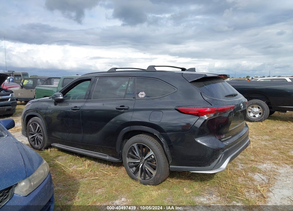 2022 TOYOTA HIGHLANDER XSE VIN: 5TDLZRAH5NS093811
