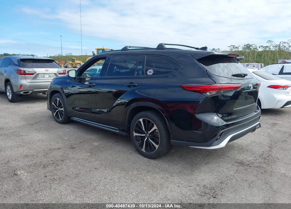 2022 TOYOTA HIGHLANDER XSE VIN: 5TDLZRAH5NS093811