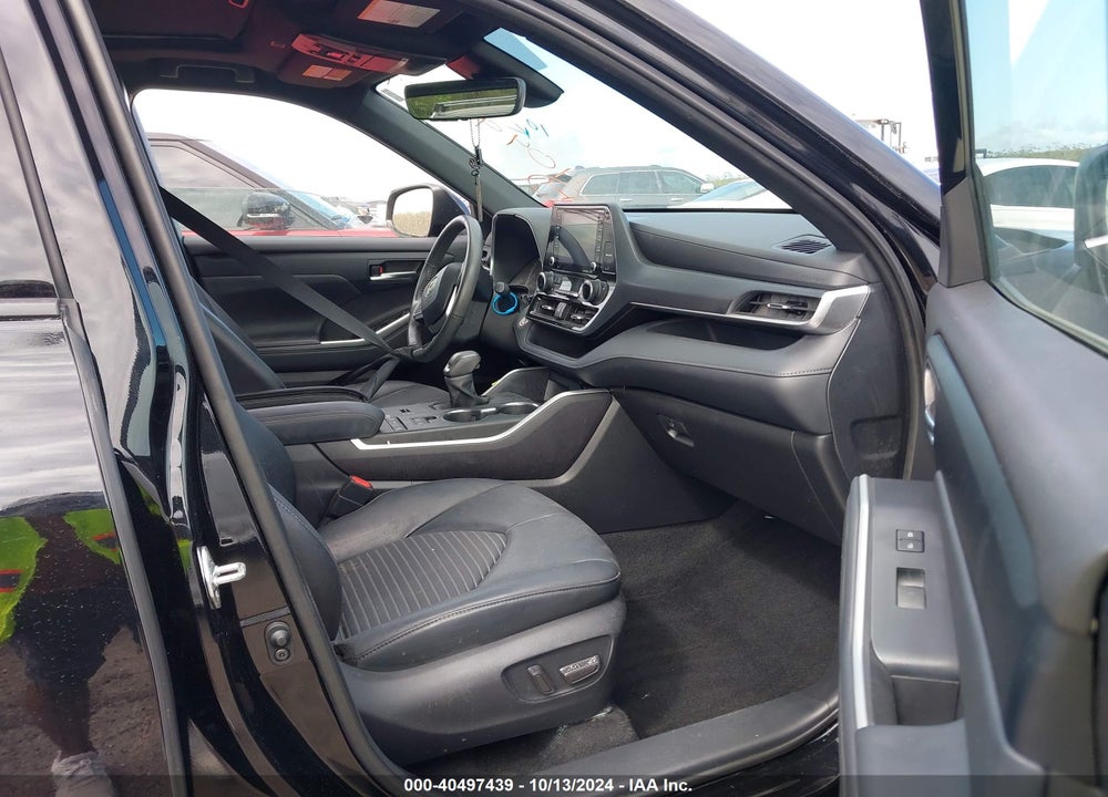 2022 TOYOTA HIGHLANDER XSE VIN: 5TDLZRAH5NS093811