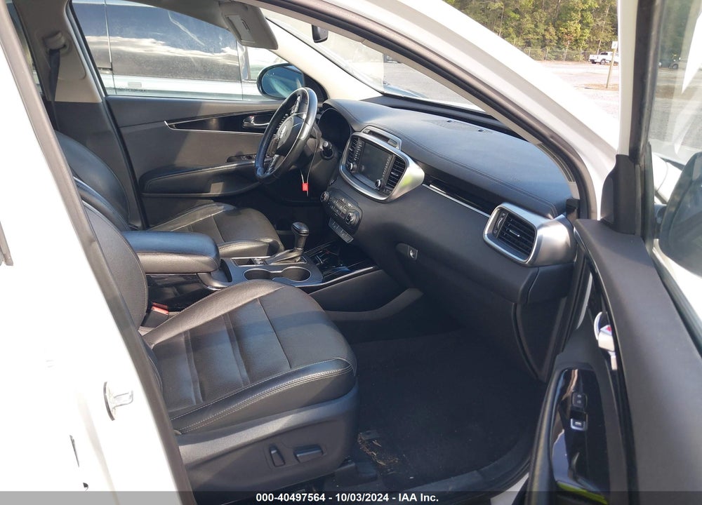 2017 KIA SORENTO 3.3L SX VIN: 5XYPKDA54HG261860