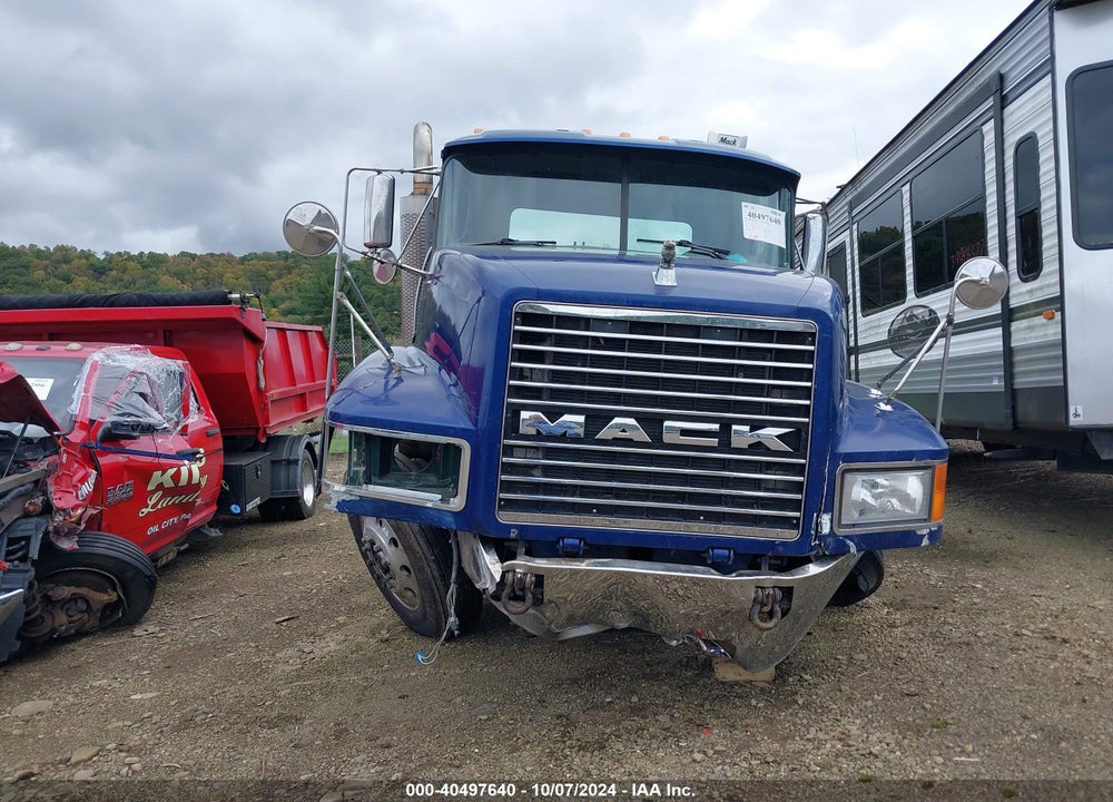 2002 MACK CH613 CH600 VIN: 1M1AA18Y12W147901