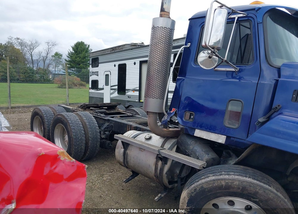 2002 MACK CH613 CH600 VIN: 1M1AA18Y12W147901