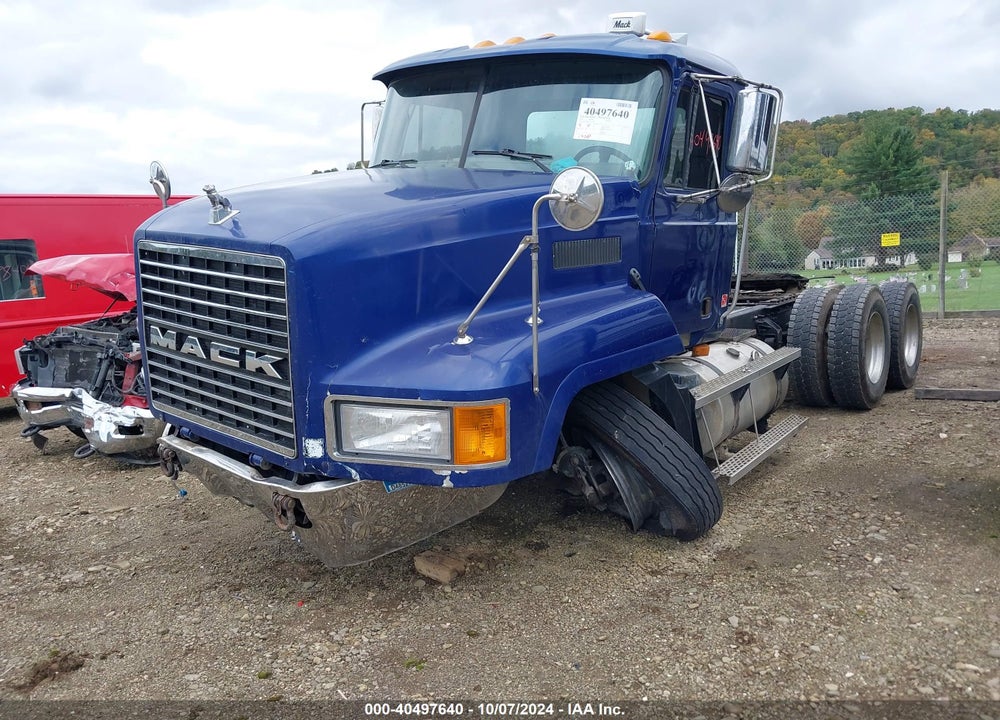 2002 MACK CH613 CH600 VIN: 1M1AA18Y12W147901