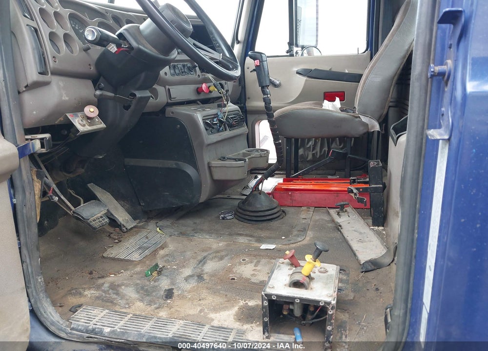 2002 MACK CH613 CH600 VIN: 1M1AA18Y12W147901