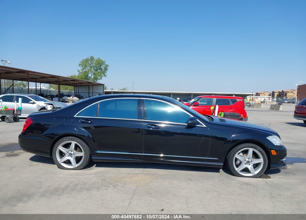 2011 MERCEDES-BENZ S 550 VIN: WDDNG7BB4BA405886