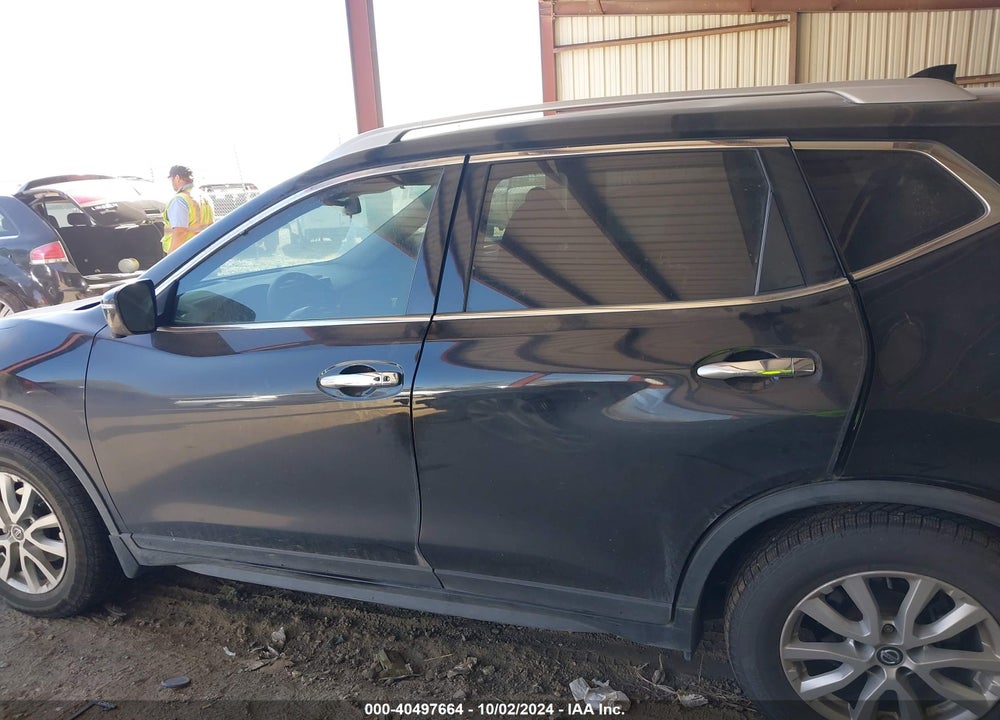 2018 NISSAN ROGUE SV VIN: JN8AT2MT6JW492533