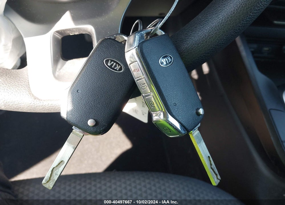 2020 KIA SOUL LX VIN: KNDJ23AU5L7729401