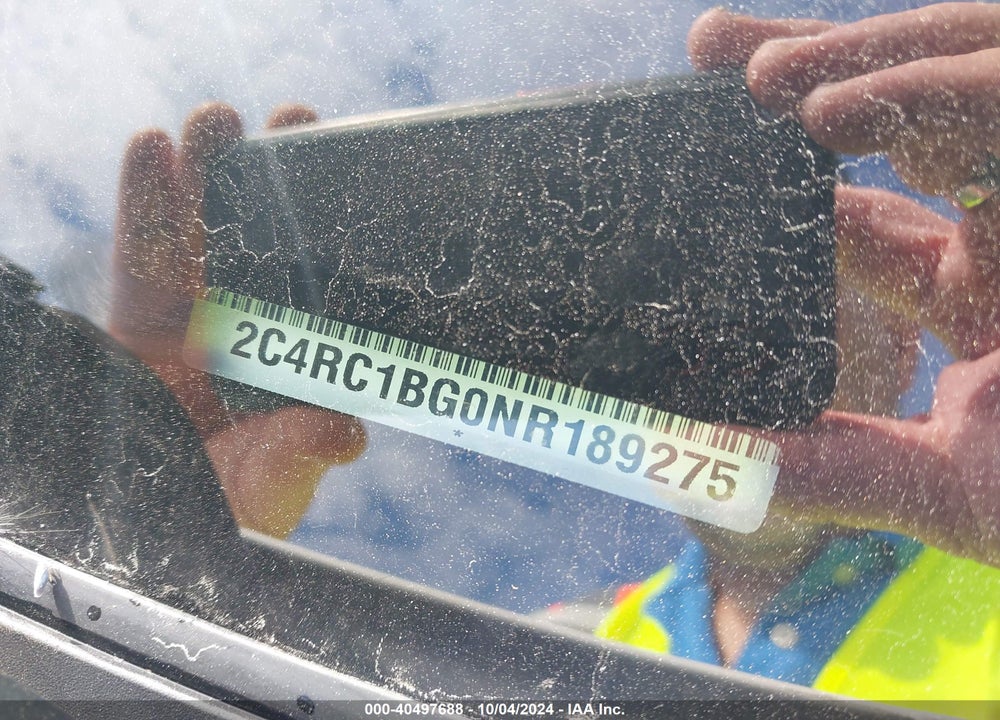 2022 CHRYSLER PACIFICA TOURING L VIN: 2C4RC1BG0NR189275