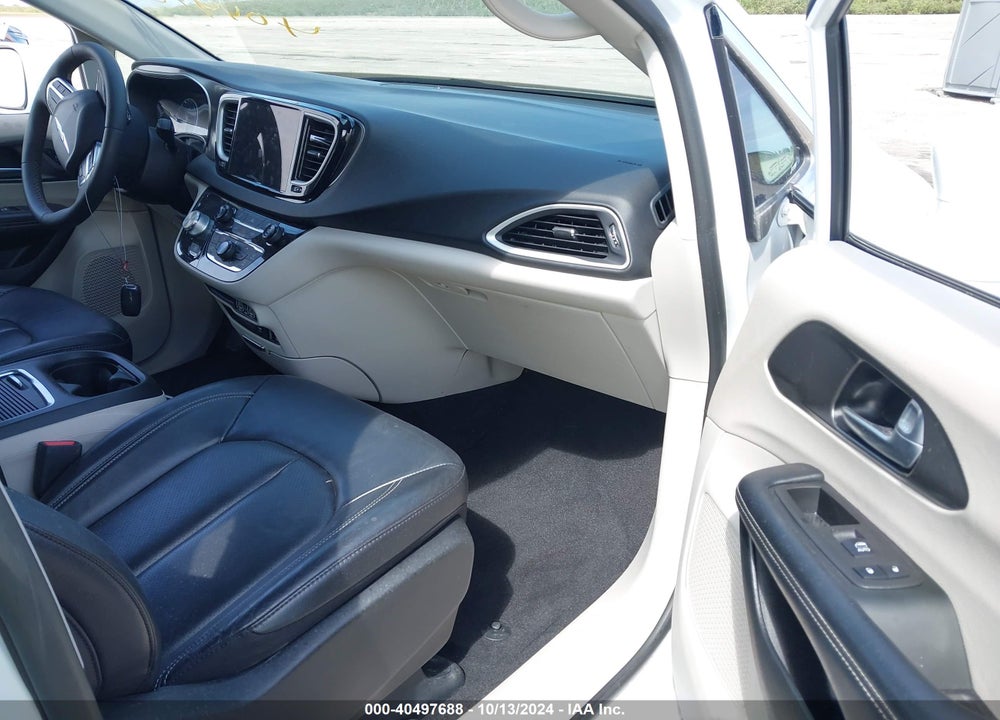 2022 CHRYSLER PACIFICA TOURING L VIN: 2C4RC1BG0NR189275