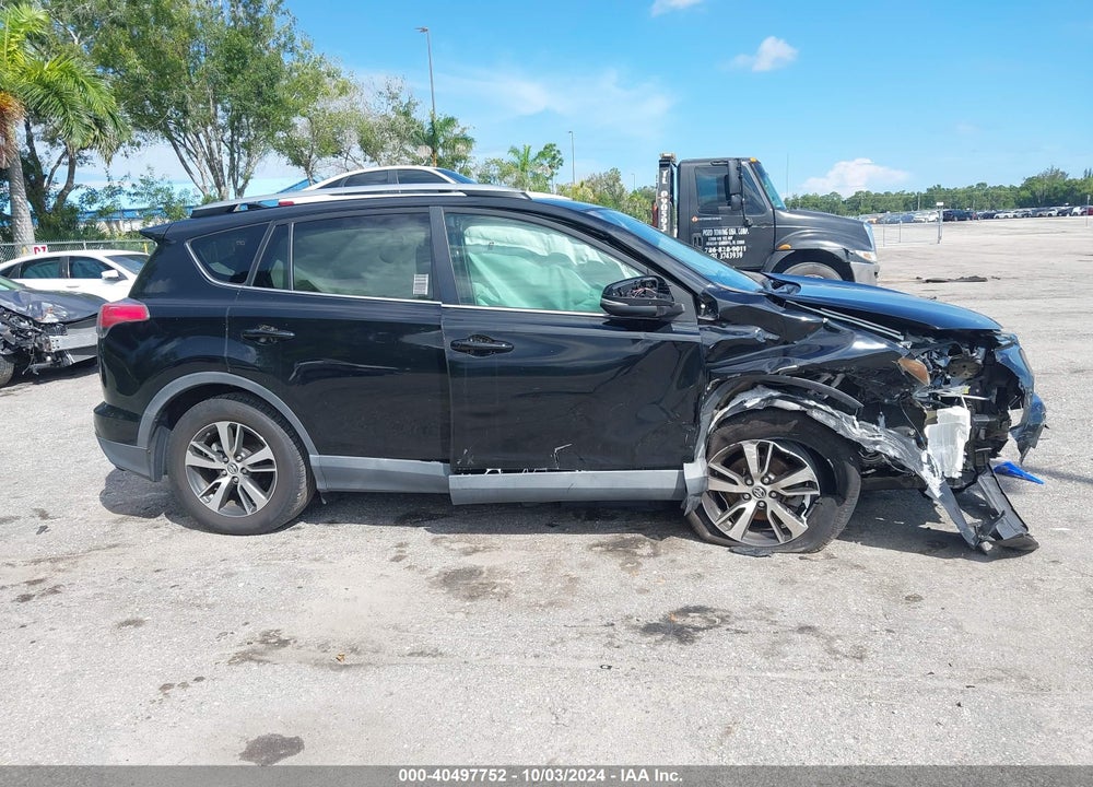 2017 TOYOTA RAV4 XLE VIN: 2T3WFREV6HW337622