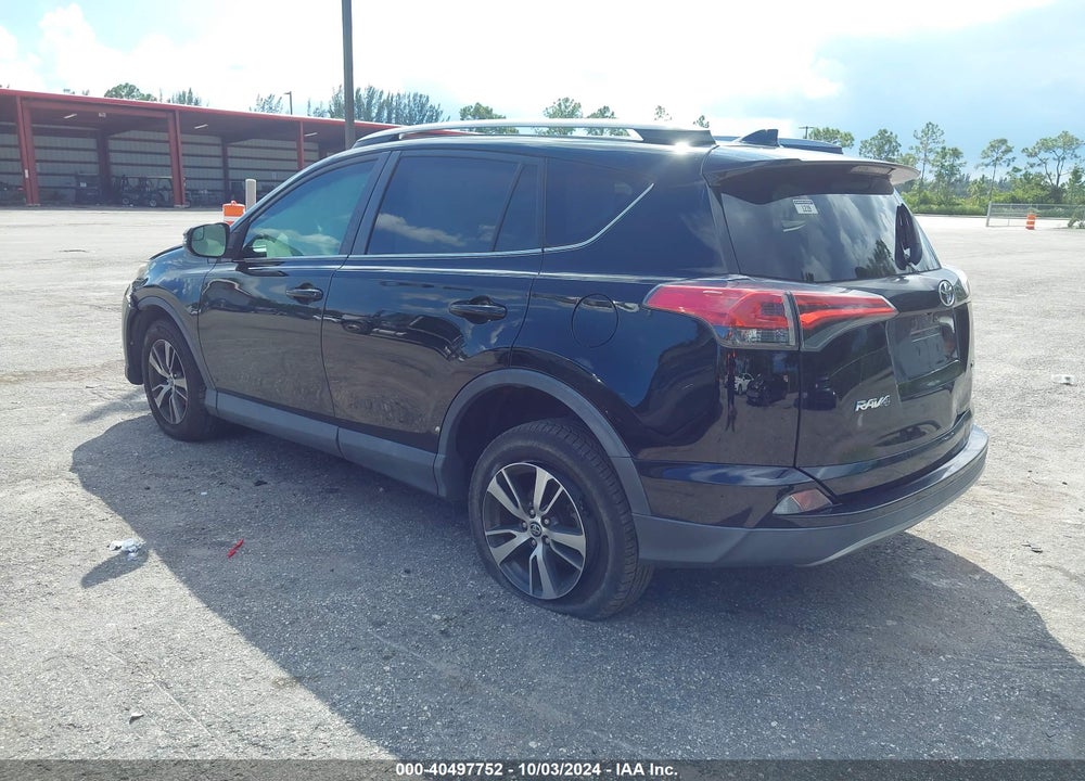 2017 TOYOTA RAV4 XLE VIN: 2T3WFREV6HW337622