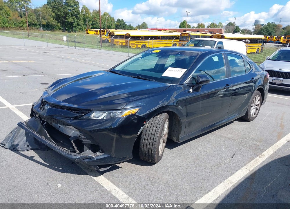 2018 TOYOTA CAMRY LE VIN: 4T1B11HK5JU582040