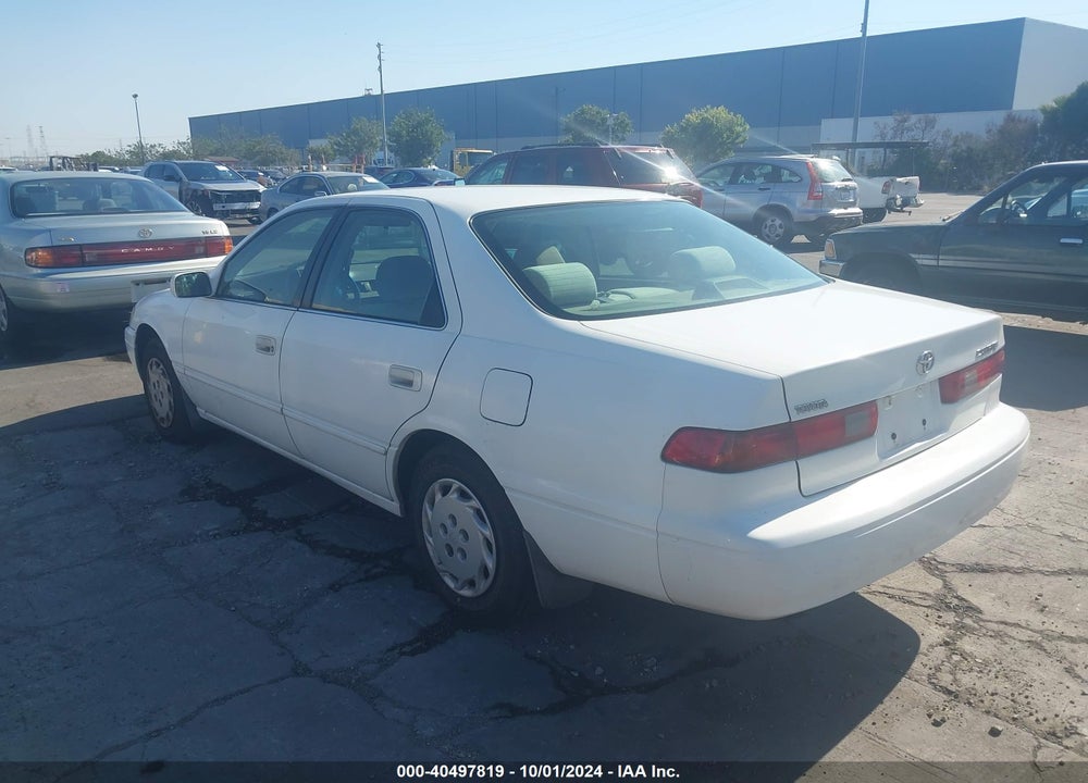 1999 TOYOTA CAMRY LE VIN: 4T1BG22K2XU511738
