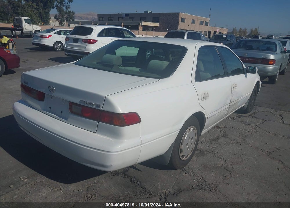 1999 TOYOTA CAMRY LE VIN: 4T1BG22K2XU511738