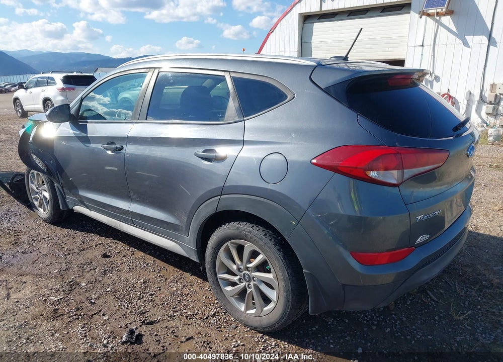 2017 HYUNDAI TUCSON SE VIN: KM8J3CA47HU562766