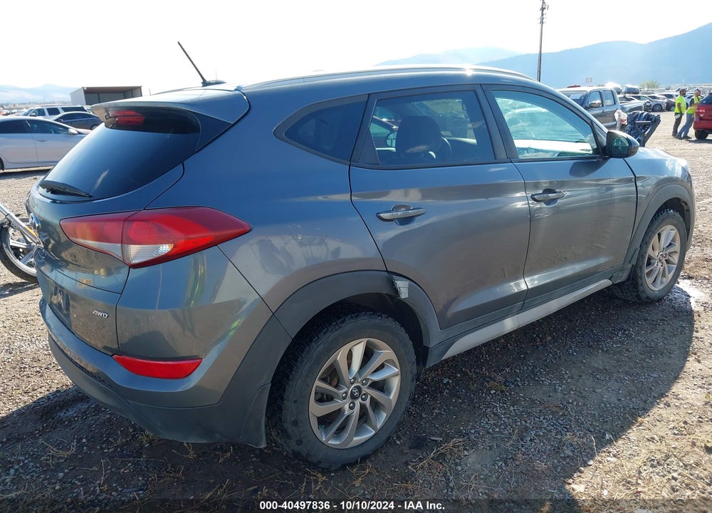 2017 HYUNDAI TUCSON SE VIN: KM8J3CA47HU562766