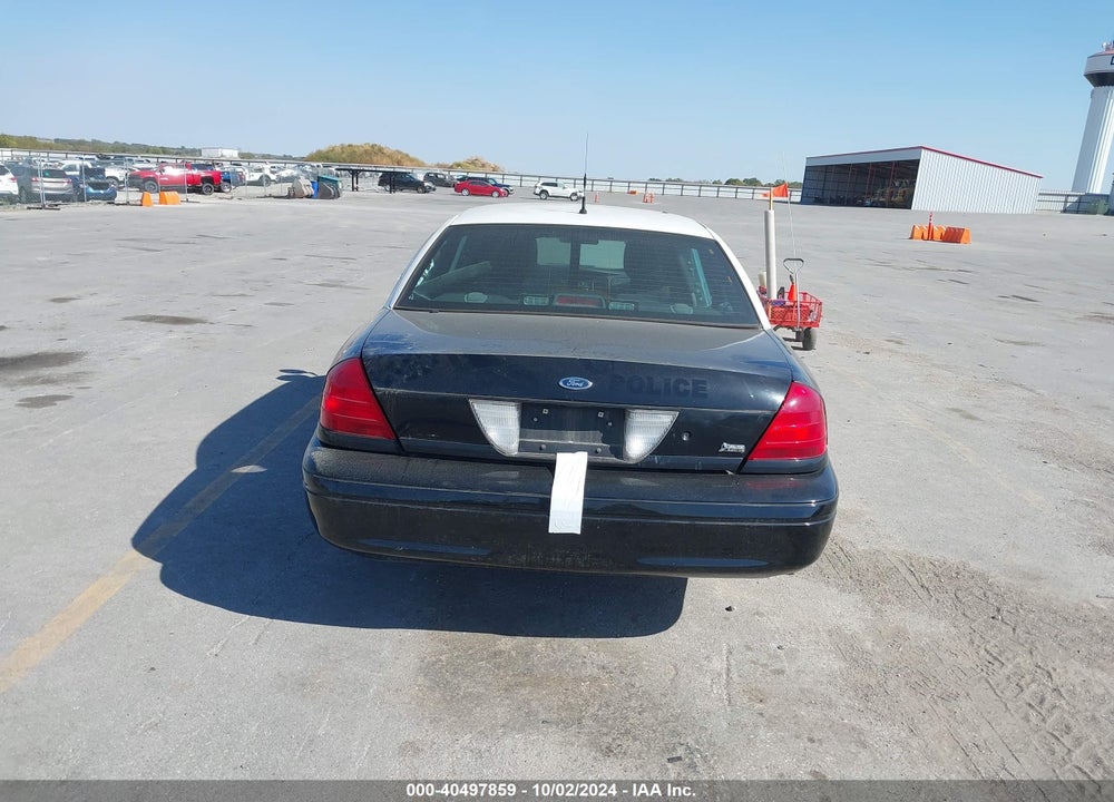 2011 FORD CROWN VICTORIA POLICE INTERCEPTOR VIN: 2FABP7BV4BX104605