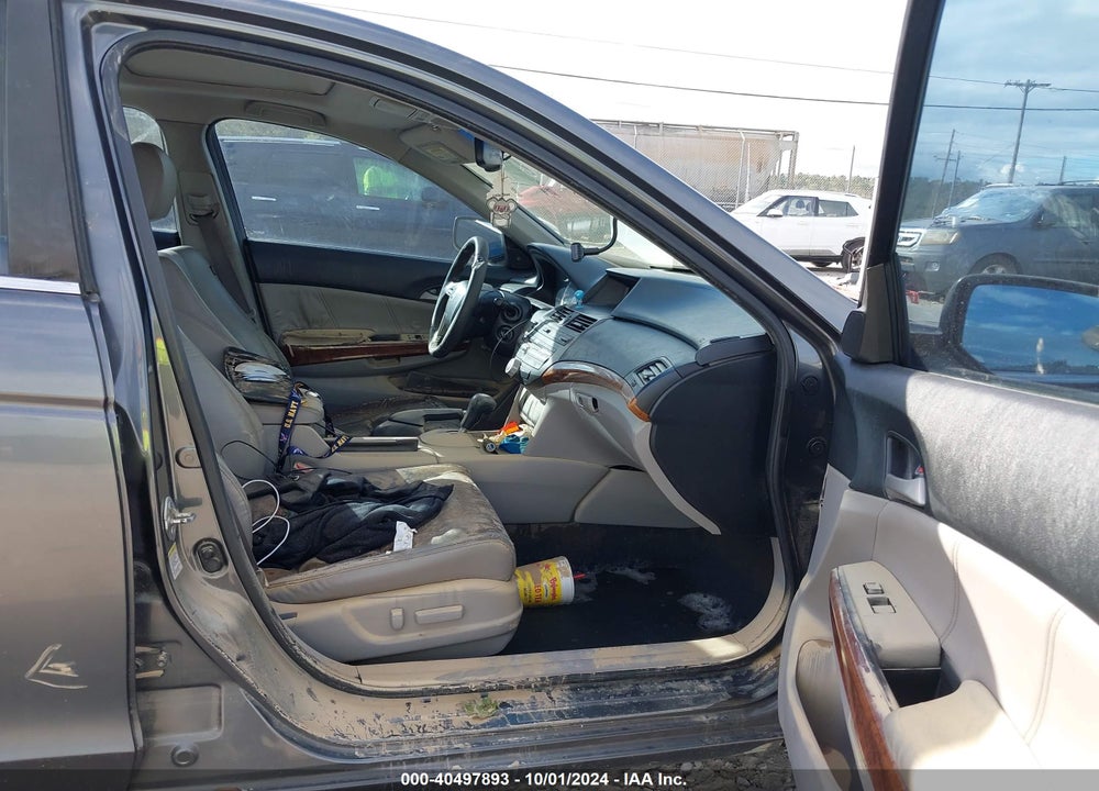 2011 HONDA ACCORD 3.5 EX-L VIN: 5KBCP3F82BB001812