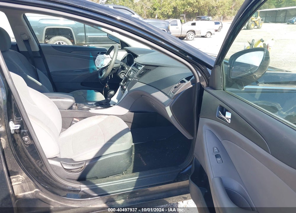 2013 HYUNDAI SONATA GLS VIN: 5NPEB4AC7DH778532