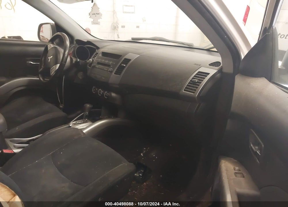 2009 MITSUBISHI OUTLANDER ES VIN: JA4LT21W79Z015603