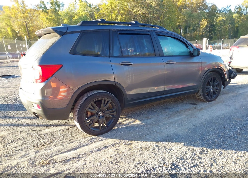 2021 HONDA PASSPORT AWD SPORT VIN: 5FNYF8H20MB008970