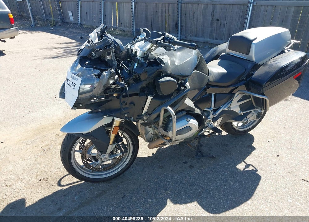 2018 BMW R1200 RT VIN: WB10A1301JZ470949
