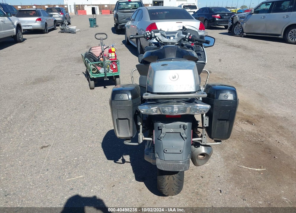 2018 BMW R1200 RT VIN: WB10A1301JZ470949