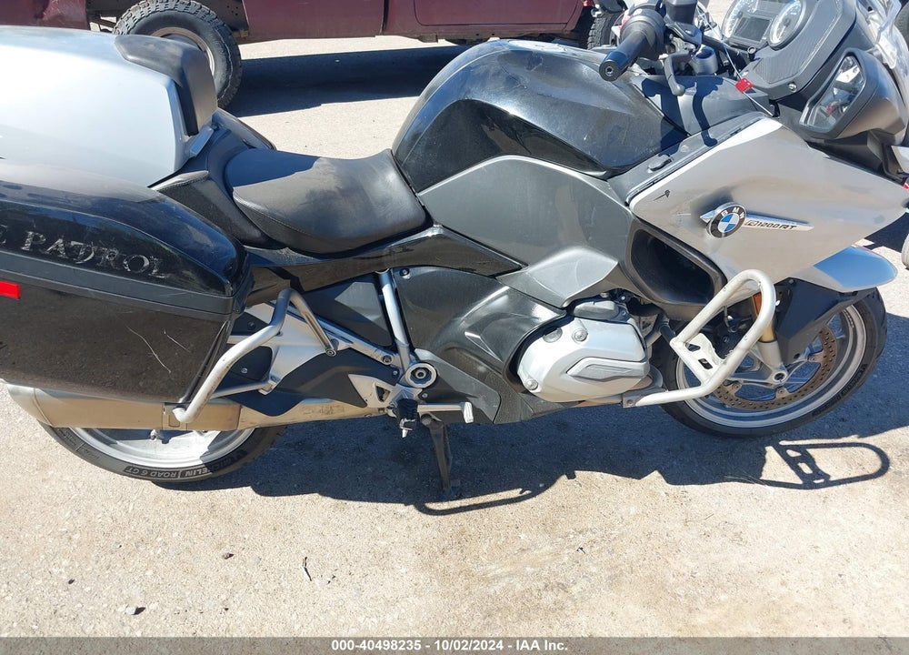 2018 BMW R1200 RT VIN: WB10A1301JZ470949
