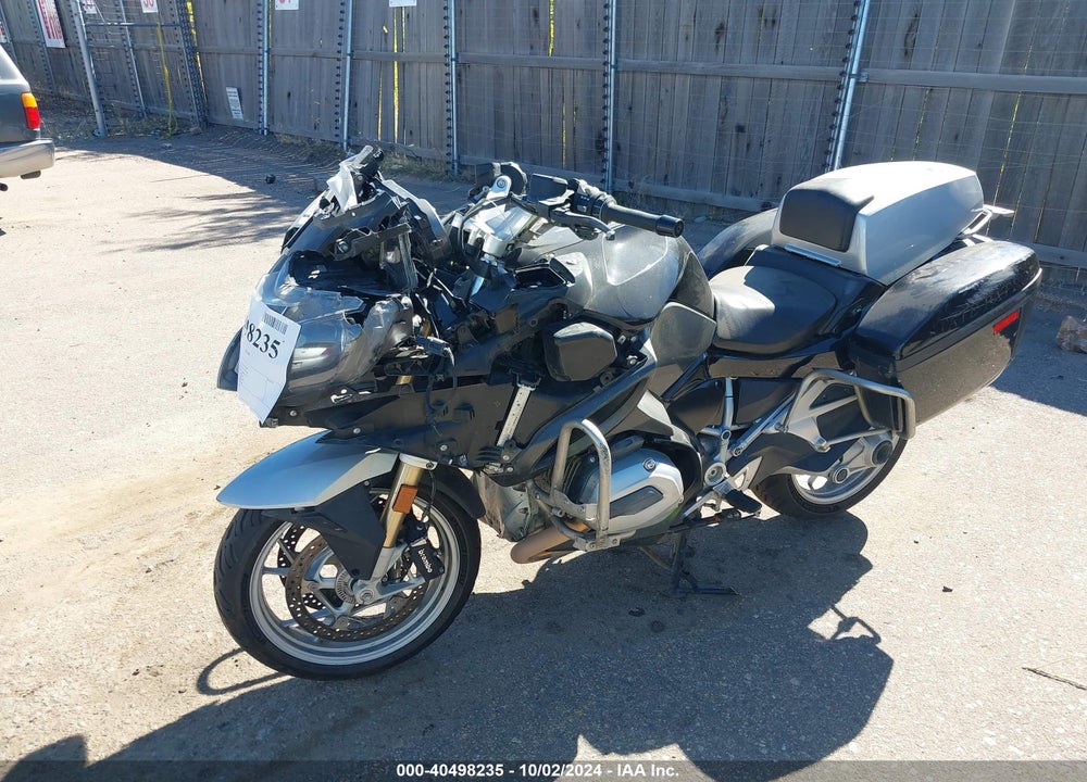 2018 BMW R1200 RT VIN: WB10A1301JZ470949