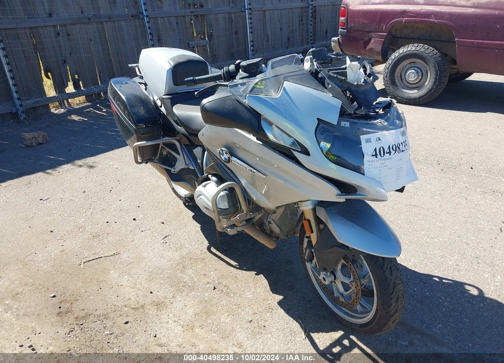 2018 BMW R1200 RT VIN: WB10A1301JZ470949