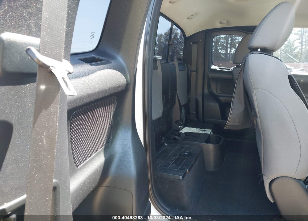 2017 TOYOTA TACOMA SR VIN: 5TFSX5EN6HX051138