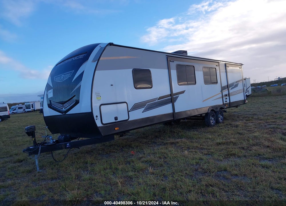 2021 CRUI RV RADIAN VIN: 5RXFB3621M1478018