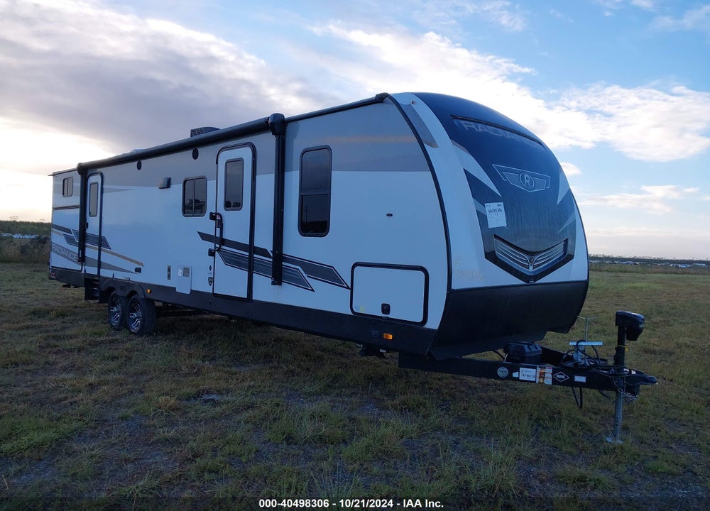 2021 CRUI RV RADIAN VIN: 5RXFB3621M1478018
