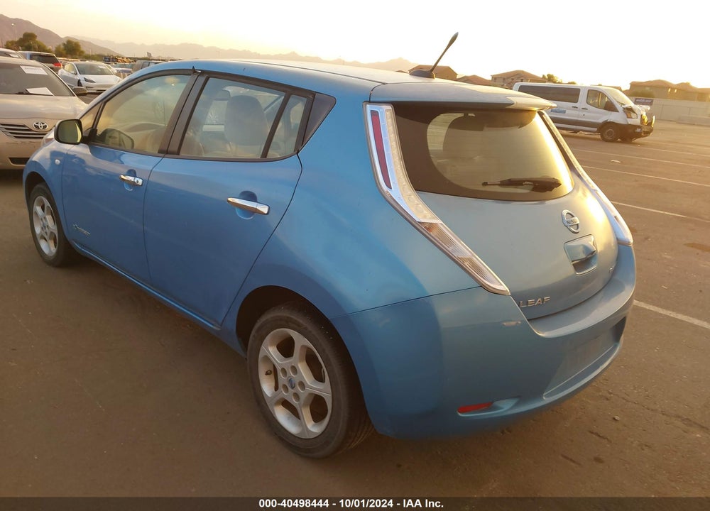 2011 NISSAN LEAF SL VIN: JN1AZ0CP6BT006702