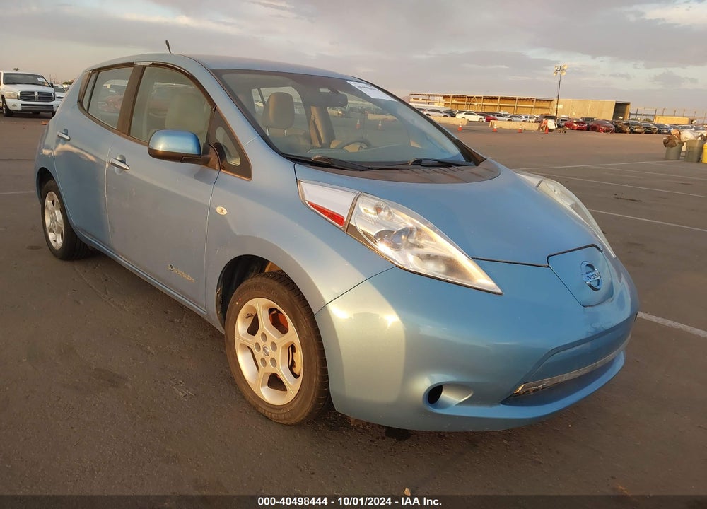 2011 NISSAN LEAF SL VIN: JN1AZ0CP6BT006702