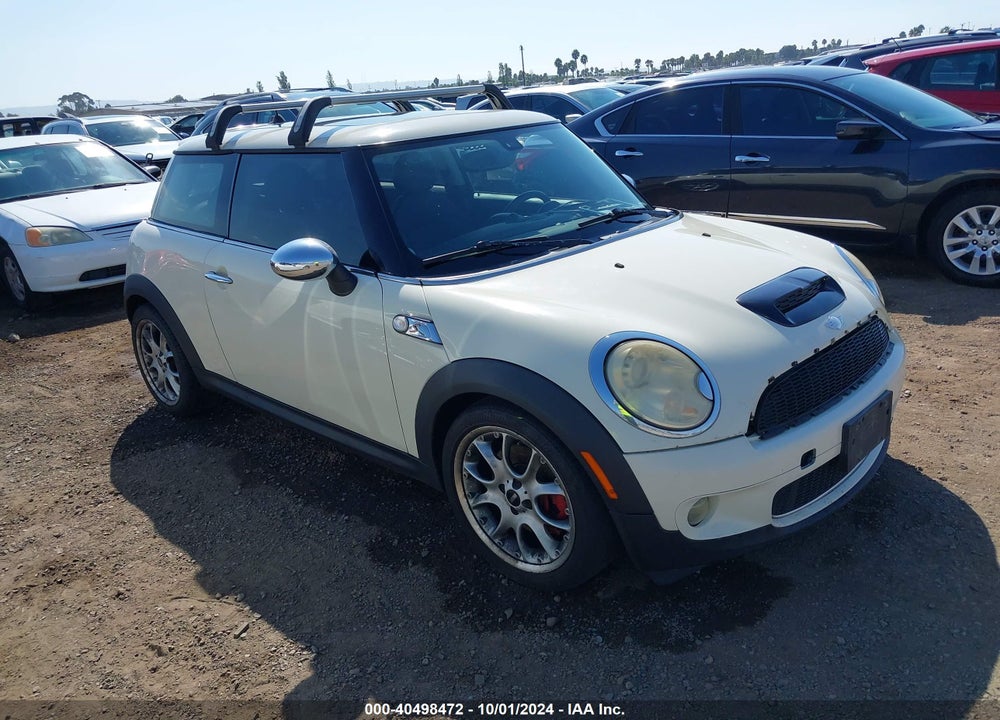2007 MINI COOPER S VIN: WMWMF73537TL87813