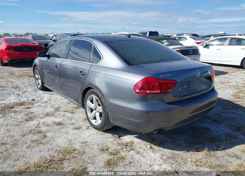2013 VOLKSWAGEN PASSAT 2.5L SE VIN: 1VWBH7A33DC002393