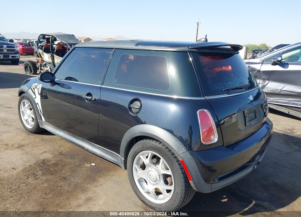 2006 MINI COOPER S VIN: WMWRE33516TJ37678