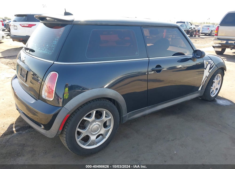 2006 MINI COOPER S VIN: WMWRE33516TJ37678