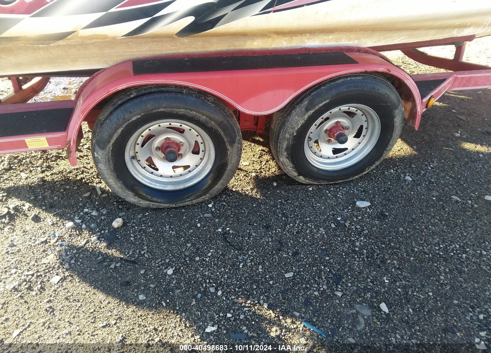 2001 TRAILER TENNESSEE  3900 VIN: 1TPBPRV2711015824