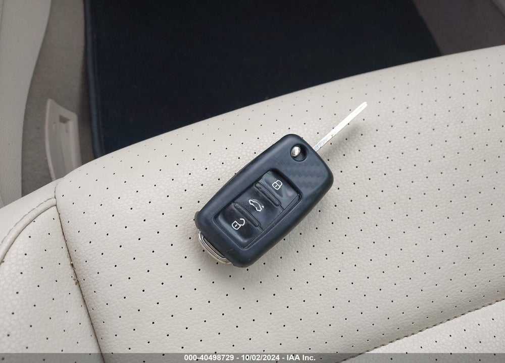 2012 VOLKSWAGEN EOS KOMFORT VIN: WVWBW7AH3CV011103