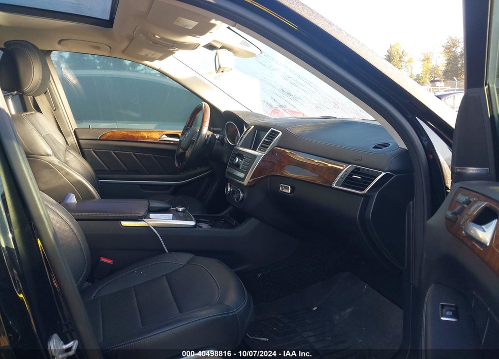 2015 MERCEDES-BENZ GL 550 4MATIC VIN: 4JGDF7DE3FA553190