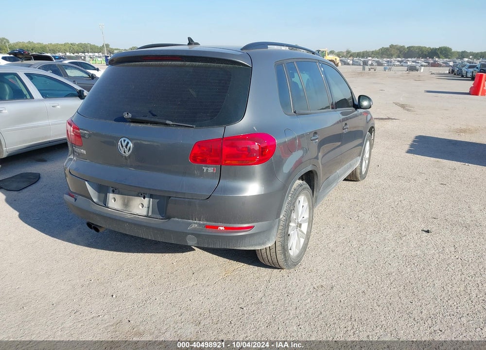 2018 VOLKSWAGEN TIGUAN LIMITED 2.0T VIN: WVGAV7AX6JK004551