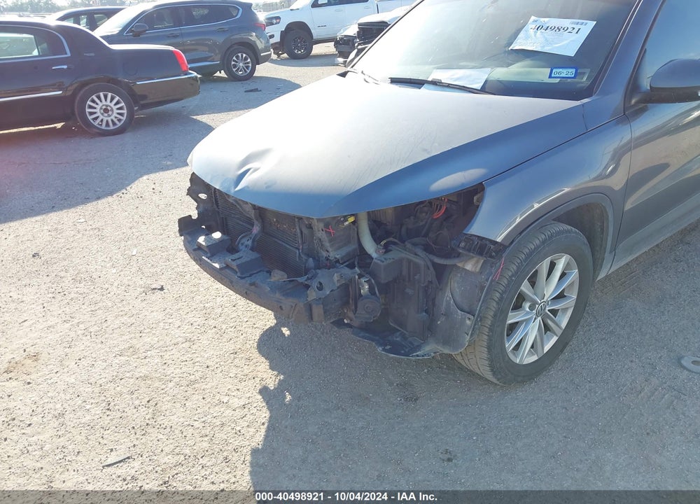 2018 VOLKSWAGEN TIGUAN LIMITED 2.0T VIN: WVGAV7AX6JK004551